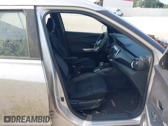 ✅ 2019 Nissan Kicks SV • VIN: 3N1CP5CU8KL492659 • Lot: 42985475. Listed on IAAI with 57,682 mi. Free auction sales archive from the USA and detailed vehicle history report at DreamBid. Image 5.