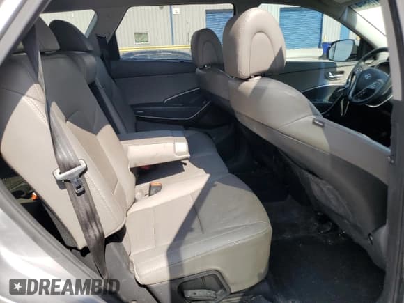 ✅ 2019 Hyundai Santa Fe SE • VIN: KM8SN4HF2KU305520 • Lot: 64616604. Wystawiony na Copart z przebiegiem 86 835 mil. Bezpłatny archiwum sprzedaży aukcyjnych z USA i szczegółowy raport historii pojazdu na DreamBid. Zdjęcie 11.