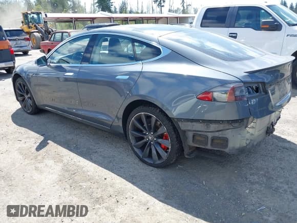✅ 2013 Tesla Model S Performance • VIN: 5YJSA1DP8DFP28644 • Lot: 42641375. Listed on IAAI with 140,941 mi. Free auction sales archive from the USA and detailed vehicle history report at DreamBid. Image 3.