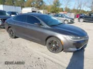 ✅ 2015 Chrysler 200 Limited • VIN: 1C3CCCABXFN646183 • Lot: 43697967. Wystawiony na IAAI z przebiegiem 194 895 mil. Bezpłatny archiwum sprzedaży aukcyjnych z USA i szczegółowy raport historii pojazdu na DreamBid. Zdjęcie 1.