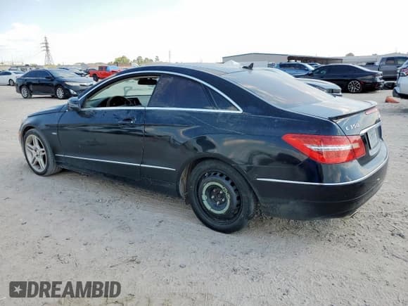 ✅ 2012 Mercedes-Benz E 350 • VIN: WDDKJ5KB9CF163268 • Lot: 85172055. Listed on Copart with 118,944 mi. Free auction sales archive from the USA and detailed vehicle history report at DreamBid. Image 2.