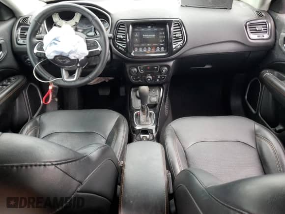 2018 Jeep Compass Limited z VIN 3C4NJDCB6JT435309, wystawiony jako Copart lot #81708385 z przebiegiem 88 825 mil mil oraz Czysty tytuł • Clean title. Historia ofert i sprzedaży dostępna na DreamBid. Obrazek 8.