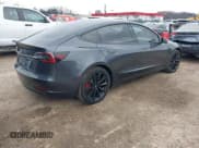 ✅ 2018 Tesla Model 3 Long Range Battery • VIN: 5YJ3E1EA6JF048255 • Lot: 43902063. Wystawiony na IAAI z przebiegiem 134 650 mil. Bezpłatny archiwum sprzedaży aukcyjnych z USA i szczegółowy raport historii pojazdu na DreamBid. Zdjęcie 4.