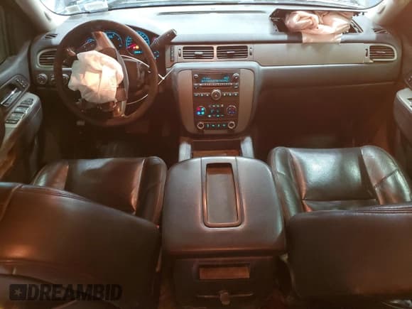 ✅ 2014 Chevrolet Silverado 2500HD LTZ • VIN: 1GC1KYE85EF106850 • Lot: 92927505. Wystawiony na Copart z przebiegiem 269 143 mil. Bezpłatny archiwum sprzedaży aukcyjnych z USA i szczegółowy raport historii pojazdu na DreamBid. Zdjęcie 8.