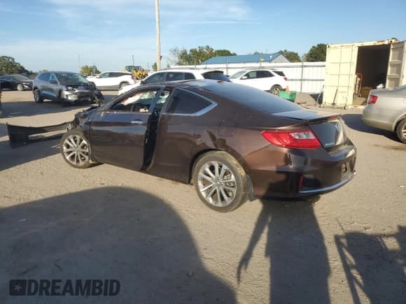 ✅ 2014 Honda Accord EX-L • VIN: 1HGCT2B80EA006144 • Lot: 89640155. Wystawiony na Copart z przebiegiem 71 055 mil. Bezpłatny archiwum sprzedaży aukcyjnych z USA i szczegółowy raport historii pojazdu na DreamBid. Zdjęcie 2.