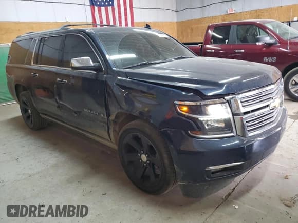 ✅ 2020 Chevrolet Suburban Premier • VIN: 1GNSKJKC5LR132324 • Lot: 81385635. Wystawiony na Copart z przebiegiem 131 179 mil. Bezpłatny archiwum sprzedaży aukcyjnych z USA i szczegółowy raport historii pojazdu na DreamBid. Zdjęcie 4.