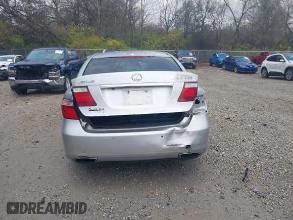 ✅ 2008 Lexus LS 460 • VIN: JTHBL46F985063260 • Lot: 43790797. Wystawiony na IAAI z przebiegiem Nie podano. Bezpłatny archiwum sprzedaży aukcyjnych z USA i szczegółowy raport historii pojazdu na DreamBid. Zdjęcie 17.