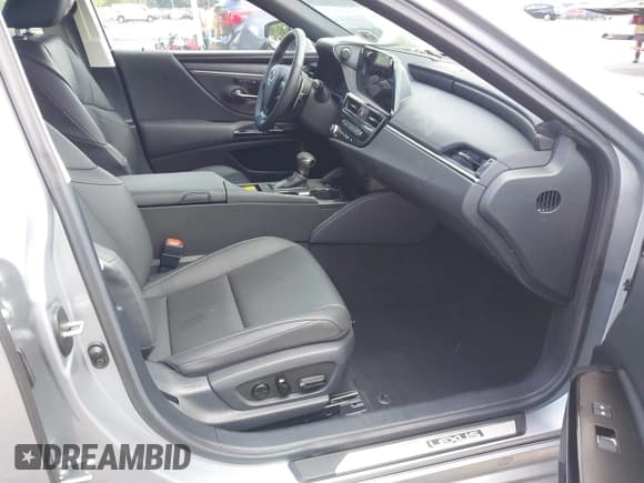 ✅ 2025 Lexus ES 350 • VIN: 58ADZ1B18SU189435 • Лот: 42712862. Опубликован ранее на IAAI с пробегом 5 258 миль. Бесплатный доступ к архиву аукционных продаж из США и подробный отчёт об истории автомобиля на DreamBid. Изображение 5.