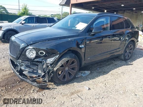 ✅ 2020 Bentley Bentayga V8 • VIN: SJAAM2ZV9LC029682 • Lot: 42847690. Wystawiony na IAAI z przebiegiem 26 272 mil. Bezpłatny archiwum sprzedaży aukcyjnych z USA i szczegółowy raport historii pojazdu na DreamBid. Zdjęcie 2.