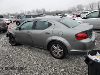 ✅ 2013 Dodge Avenger SXT • VIN: 1C3CDZCB7DN751340 • Lot: 81958174. Wystawiony na Copart z przebiegiem 155 727 mil. Bezpłatny archiwum sprzedaży aukcyjnych z USA i szczegółowy raport historii pojazdu na DreamBid. Zdjęcie 2.
