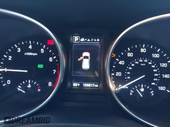 ✅ 2017 Hyundai Santa Fe Ultimate • VIN: 5XYZW4LA3HG425669 • Lot: 43610742. Listed on IAAI with 106,617 mi. Free auction sales archive from the USA and detailed vehicle history report at DreamBid. Image 7.