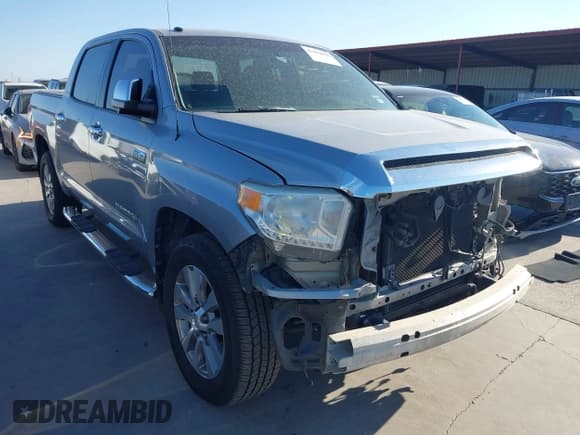 ✅ 2017 Toyota Tundra Limited • VIN: 5TFFW5F17HX213326 • Lot: 43452045. Wystawiony na IAAI z przebiegiem 165 417 mil. Bezpłatny archiwum sprzedaży aukcyjnych z USA i szczegółowy raport historii pojazdu na DreamBid. Zdjęcie 1.