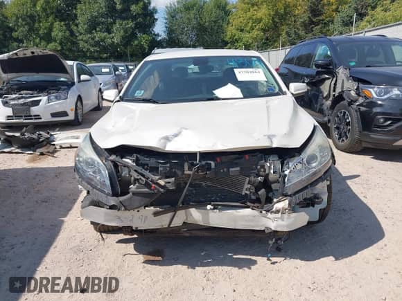 2013 Chevrolet Malibu Eco z VIN 1G11F5RR7DF111027, wystawiony jako IAAI lot #43204864 z przebiegiem 119 349 mil mil oraz . Historia ofert i sprzedaży dostępna na DreamBid. Obrazek 12.