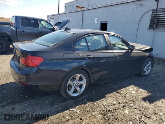 ✅ 2012 BMW 3 Series 328i • VIN: WBA3A5C54CF345030 • Lot: 91136155. Listed on Copart with 98,049 mi. Free auction sales archive from the USA and detailed vehicle history report at DreamBid. Image 3.