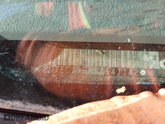 ✅ 1996 GMC Sierra 1500 • VIN: 2GTEC19R9T1541142 • Lot: 41375900. Wystawiony na IAAI z przebiegiem 292 893 mil. Bezpłatny archiwum sprzedaży aukcyjnych z USA i szczegółowy raport historii pojazdu na DreamBid. Zdjęcie 9.