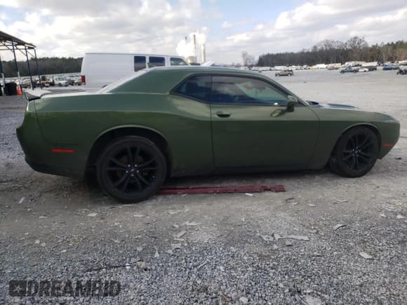 ✅ 2018 Dodge Challenger SXT Plus • VIN: 2C3CDZAG7JH334013 • Lot: 38405823. Wystawiony na Copart z przebiegiem 83 575 mil. Bezpłatny archiwum sprzedaży aukcyjnych z USA i szczegółowy raport historii pojazdu na DreamBid. Zdjęcie 3.
