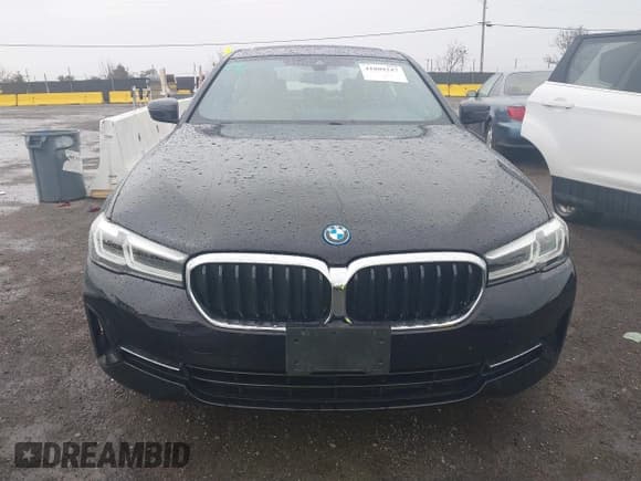 ✅ 2022 BMW 5 Series 530e • VIN: WBA13AG01NCJ72192 • Lot: 41809247. Listed on IAAI with 27,923 mi. Free auction sales archive from the USA and detailed vehicle history report at DreamBid. Image 13.
