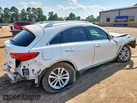 ✅ 2016 Infiniti QX70 • VIN: JN8CS1MUXGM670172 • Lot: 80396885. Wystawiony na Copart z przebiegiem 133 922 mil. Bezpłatny archiwum sprzedaży aukcyjnych z USA i szczegółowy raport historii pojazdu na DreamBid. Zdjęcie 3.