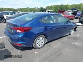 2020 Hyundai Elantra SE with VIN 5NPD74LF2LH510555, listed as a IAAI auction lot 43128247 with 58,696 mi miles and . Bid and sale history available at DreamBid. Image 4.