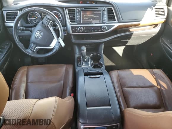 ✅ 2019 Toyota Highlander Hybrid Limited • VIN: 5TDDGRFH5KS068891 • Lot: 89856645. Listed on Copart with 73,546 mi. Free auction sales archive from the USA and detailed vehicle history report at DreamBid. Image 8.