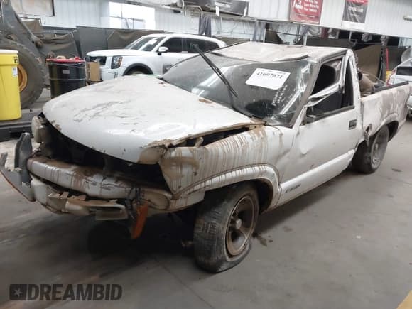 ✅ 1999 Chevrolet S-10 • VIN: 1GCCS1446X8136946 • Лот: 41697071. Опубликован ранее на IAAI с пробегом 167 277 миль. Бесплатный доступ к архиву аукционных продаж из США и подробный отчёт об истории автомобиля на DreamBid. Изображение 2.