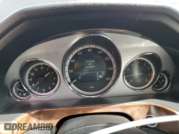 ✅ 2011 Mercedes-Benz E 350 Sport • VIN: WDDHF5GB4BA470931 • Lot: 82441565. Wystawiony na Copart z przebiegiem 259 097 mil. Bezpłatny archiwum sprzedaży aukcyjnych z USA i szczegółowy raport historii pojazdu na DreamBid. Zdjęcie 9.