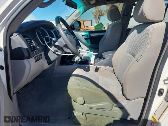 ✅ 2008 Toyota 4Runner SR5 • VIN: JTEBU14R58K011664 • Лот: 86193965. Опубликован ранее на Copart с пробегом 178 429 миль. Бесплатный доступ к архиву аукционных продаж из США и подробный отчёт об истории автомобиля на DreamBid. Изображение 7.