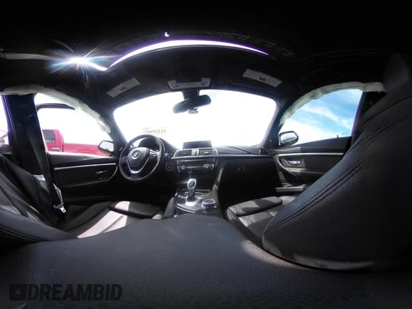 ✅ 2018 BMW 3 Series 330i • VIN: WBA8B9C54JEE81206 • Lot: 42251897. Listed on IAAI with Not provided. Free auction sales archive from the USA and detailed vehicle history report at DreamBid. Image 17.