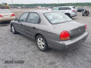 ✅ 2001 Hyundai Sonata GL • VIN: KMHWF25S91A435427 • Lot: 42612444. Listed on IAAI with 199,325 mi. Free auction sales archive from the USA and detailed vehicle history report at DreamBid. Image 3.