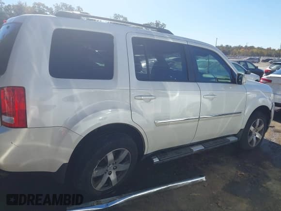 ✅ 2013 Honda Pilot Touring • VIN: 5FNYF4H92DB022116 • Lot: 43455298. Listed on IAAI with 142,442 mi. Free auction sales archive from the USA and detailed vehicle history report at DreamBid. Image 13.