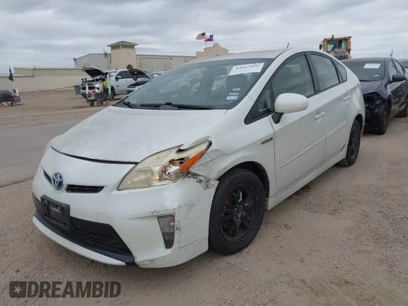 ✅ 2014 Toyota Prius Two • VIN: JTDKN3DU6E1735737 • Лот: 43817896. Опубликован ранее на IAAI с пробегом 209 554 миль. Бесплатный доступ к архиву аукционных продаж из США и подробный отчёт об истории автомобиля на DreamBid. Изображение 2.