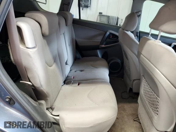 ✅ 2006 Toyota RAV4 Limited • VIN: JTMBD31V166015976 • Лот: 90676215. Опубликован ранее на Copart с пробегом 155 042 миль. Бесплатный доступ к архиву аукционных продаж из США и подробный отчёт об истории автомобиля на DreamBid. Изображение 11.