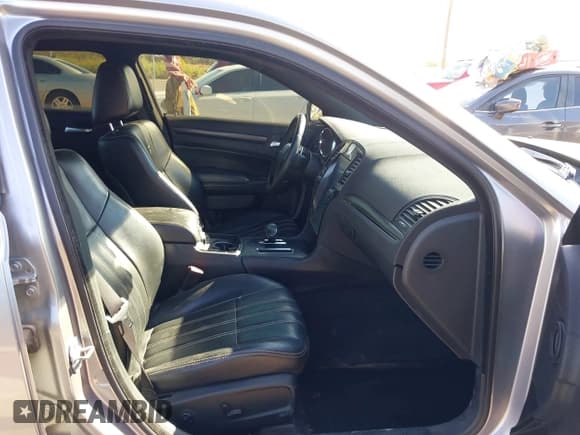 ✅ 2014 Chrysler 300 S • VIN: 2C3CCAGGXEH374510 • Лот: 43329759. Опубликован ранее на IAAI с пробегом 111 160 миль. Бесплатный доступ к архиву аукционных продаж из США и подробный отчёт об истории автомобиля на DreamBid. Изображение 5.