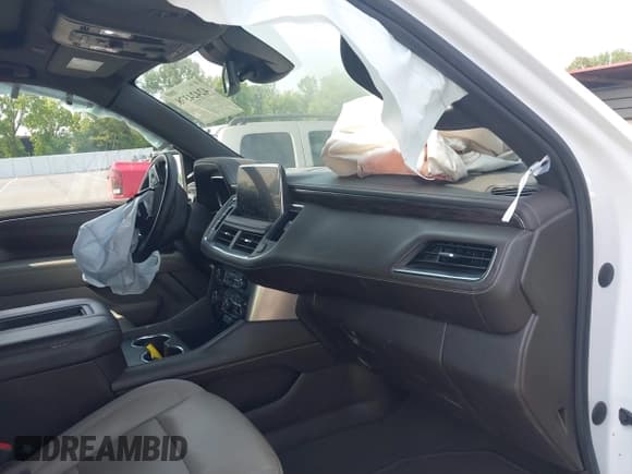 ✅ 2023 Chevrolet Tahoe LT • VIN: 1GNSKNKD6PR468151 • Lot: 42424378. Wystawiony na IAAI z przebiegiem 38 868 mil. Bezpłatny archiwum sprzedaży aukcyjnych z USA i szczegółowy raport historii pojazdu na DreamBid. Zdjęcie 5.