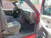 2006 Chevrolet Silverado 1500 LT2 z VIN 1GCEC19Z26Z205389, wystawiony jako IAAI lot #43354030 z przebiegiem 191 974 mil mil oraz . Historia ofert i sprzedaży dostępna na DreamBid. Obrazek 5.