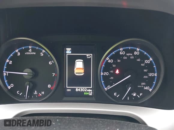 ✅ 2018 Toyota RAV4 XLE • VIN: JTMRFREVXJJ237542 • Lot: 43509272. Listed on IAAI with 84,302 mi. Free auction sales archive from the USA and detailed vehicle history report at DreamBid. Image 7.