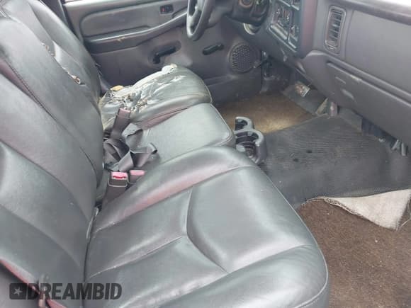 ✅ 2004 Chevrolet Silverado 1500 LS • VIN: 1GCEC14V44Z263070 • Лот: 42188317. Опубликован ранее на IAAI с пробегом 139 011 миль. Бесплатный доступ к архиву аукционных продаж из США и подробный отчёт об истории автомобиля на DreamBid. Изображение 5.