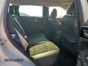 ✅ 2023 Mitsubishi Outlander SE • VIN: JA4J4UA87PZ026180 • Lot: 84273145. Wystawiony na Copart z przebiegiem Nie podano. Bezpłatny archiwum sprzedaży aukcyjnych z USA i szczegółowy raport historii pojazdu na DreamBid. Zdjęcie 10.