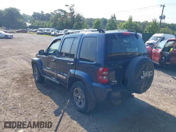 ✅ 2007 Jeep Liberty Limited • VIN: 1J4GL58K97W537119 • Lot: 42800565. Listed on IAAI with 151,903 mi. Free auction sales archive from the USA and detailed vehicle history report at DreamBid. Image 3.
