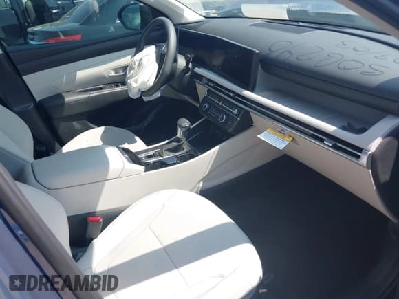 ✅ 2025 Hyundai Tucson SE • VIN: 5NMJA3DE5SH506290 • Lot: 43154116. Wystawiony na IAAI z przebiegiem 13 825 mil. Bezpłatny archiwum sprzedaży aukcyjnych z USA i szczegółowy raport historii pojazdu na DreamBid. Zdjęcie 5.