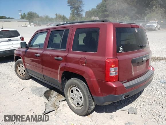 ✅ 2016 Jeep Patriot Sport • VIN: 1C4NJPBA5GD583735 • Lot: 85130095. Wystawiony na Copart z przebiegiem 63 903 mil. Bezpłatny archiwum sprzedaży aukcyjnych z USA i szczegółowy raport historii pojazdu na DreamBid. Zdjęcie 2.