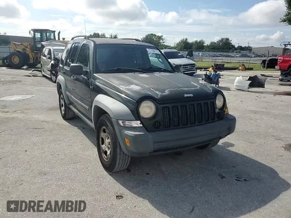 ✅ 2007 Jeep Liberty Sport • VIN: 1J8GK48K87W624201 • Lot: 71794175. Wystawiony na Copart z przebiegiem 168 987 mil. Bezpłatny archiwum sprzedaży aukcyjnych z USA i szczegółowy raport historii pojazdu na DreamBid. Zdjęcie 14.