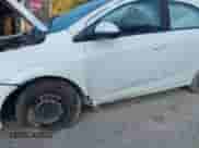 2018 Chevrolet Sonic LS z VIN 1G1JB5SG8J4110013, wystawiony jako IAAI lot #43258372 z przebiegiem 113 488 mil mil oraz . Historia ofert i sprzedaży dostępna na DreamBid. Obrazek 6.