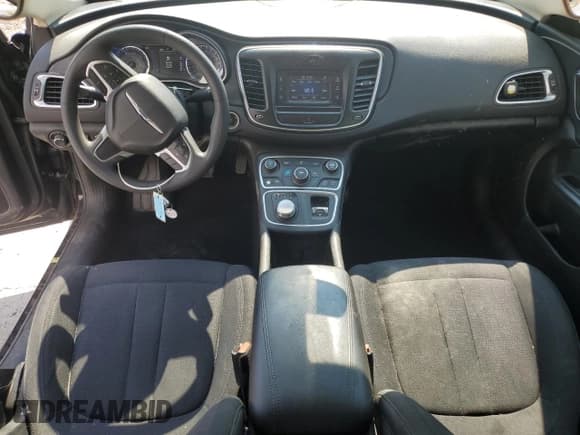 ✅ 2016 Chrysler 200 Limited • VIN: 1C3CCCABXGN139978 • Lot: 70849335. Wystawiony na Copart z przebiegiem 87 972 mil. Bezpłatny archiwum sprzedaży aukcyjnych z USA i szczegółowy raport historii pojazdu na DreamBid. Zdjęcie 8.