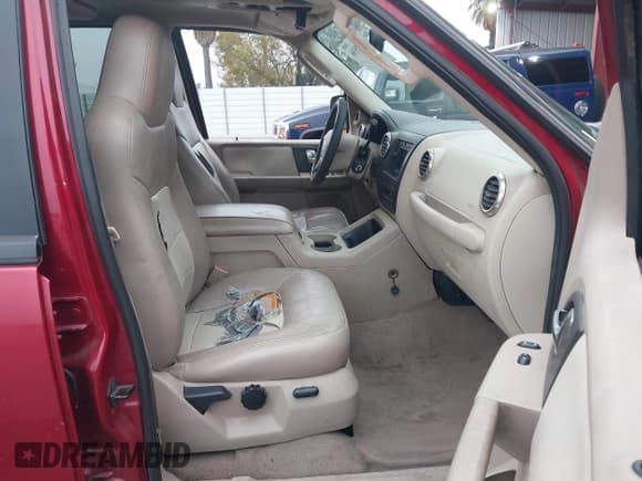 ✅ 2004 Ford Expedition Eddie Bauer • VIN: 1FMFU18L94LB09799 • Лот: 43792556. Опубликован ранее на IAAI с пробегом 312 117 миль. Бесплатный доступ к архиву аукционных продаж из США и подробный отчёт об истории автомобиля на DreamBid. Изображение 5.