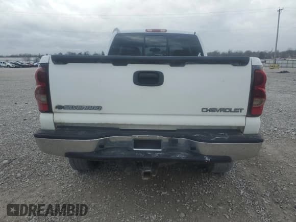 ✅ 2005 Chevrolet Silverado 2500HD LT • VIN: 1GCHK29U75E164810 • Lot: 47553405. Listed on Copart with 177,324 mi. Free auction sales archive from the USA and detailed vehicle history report at DreamBid. Image 6.