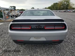 ✅ 2019 Dodge Challenger SXT • VIN: 2C3CDZGGXKH683577 • Lot: 72094045. Wystawiony na Copart z przebiegiem 70 780 mil. Bezpłatny archiwum sprzedaży aukcyjnych z USA i szczegółowy raport historii pojazdu na DreamBid. Zdjęcie 6.