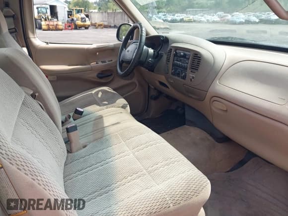 ✅ 1998 Ford F-150 • VIN: 1FTDF18W5WNA08315 • Лот: 43138069. Опубликован ранее на IAAI с пробегом 110 560 миль. Бесплатный доступ к архиву аукционных продаж из США и подробный отчёт об истории автомобиля на DreamBid. Изображение 5.