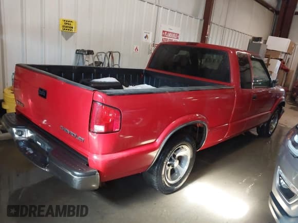 ✅ 2002 Chevrolet S-10 LS • VIN: 1GCCS19W428193679 • Лот: 41388582. Опубликован ранее на IAAI с пробегом 122 880 миль. Бесплатный доступ к архиву аукционных продаж из США и подробный отчёт об истории автомобиля на DreamBid. Изображение 4.