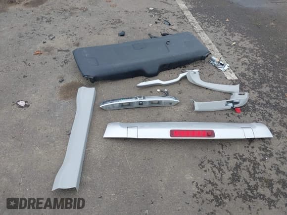 ✅ 2013 Honda Pilot Touring • VIN: 5FNYF4H97DB064748 • Lot: 43607982. Listed on IAAI with 140,066 mi. Free auction sales archive from the USA and detailed vehicle history report at DreamBid. Image 12.